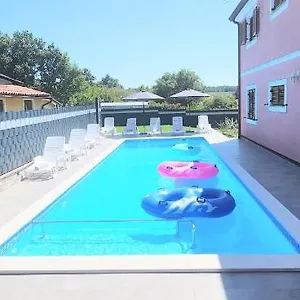 Apartment Radmila